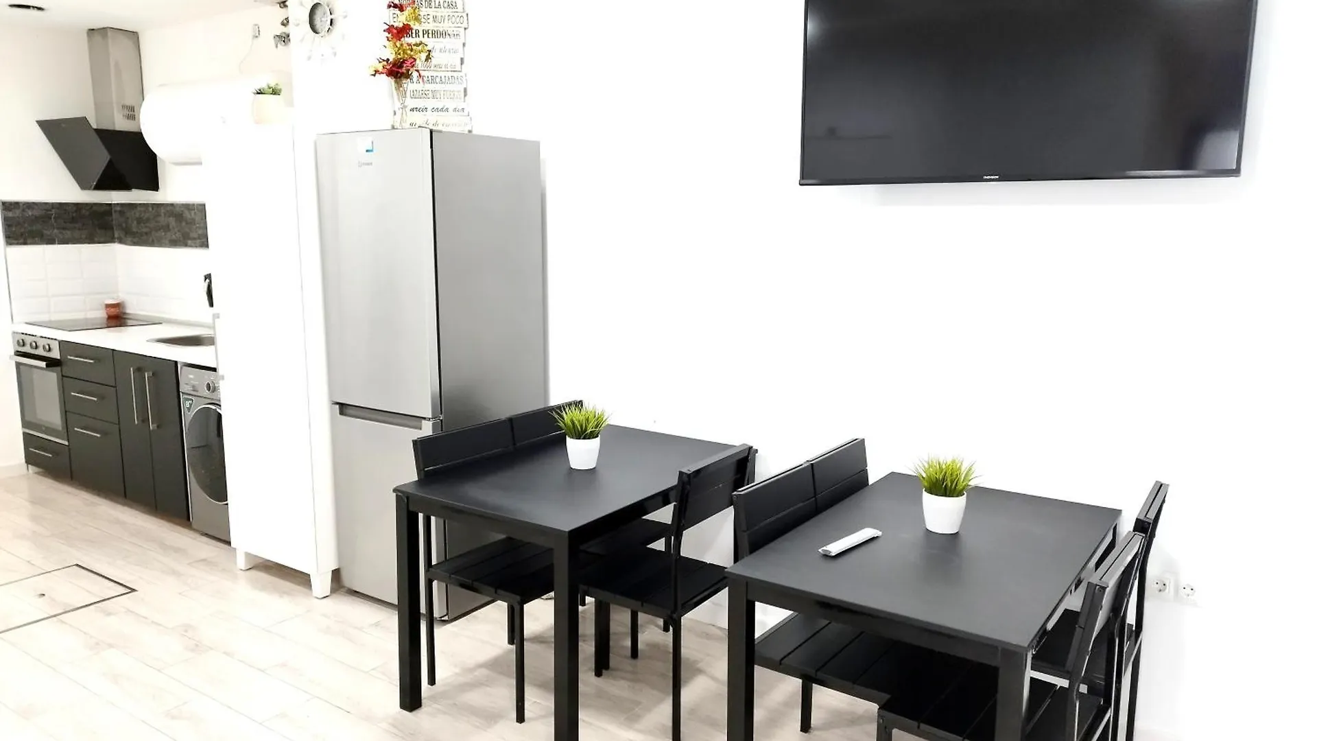 Homestay Hostal Casa Blanca Seville