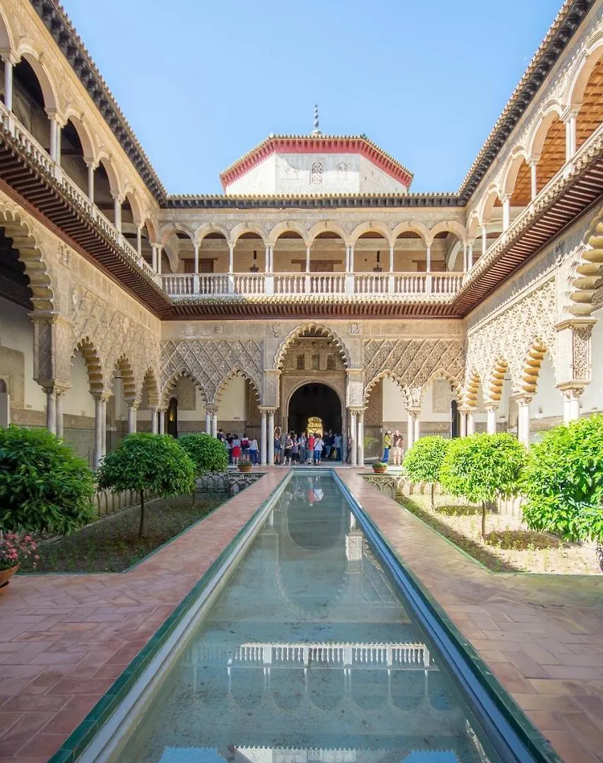 Hostal Casa Blanca Seville Homestay