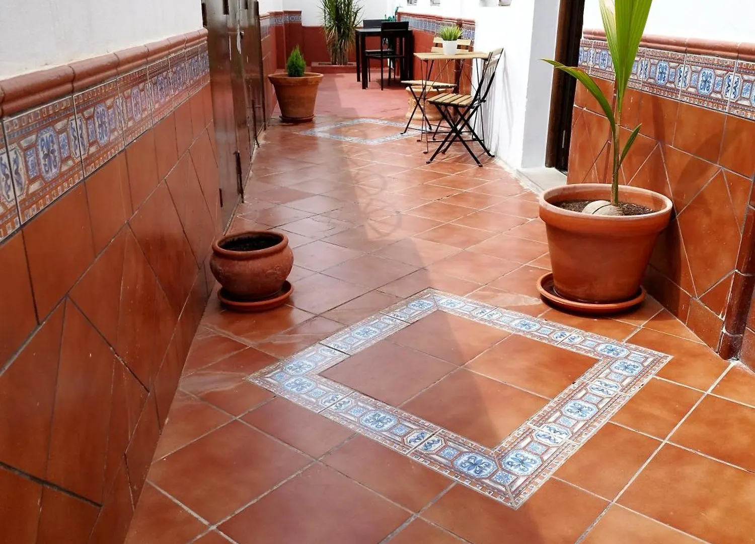 Hostal Casa Blanca Seville Homestay