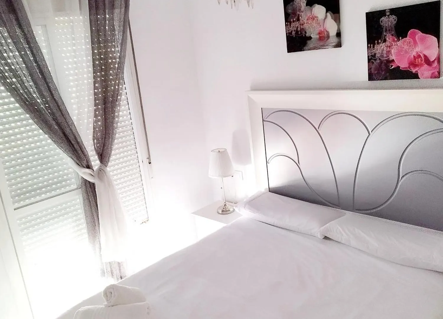 Hostal Casa Blanca Seville Homestay